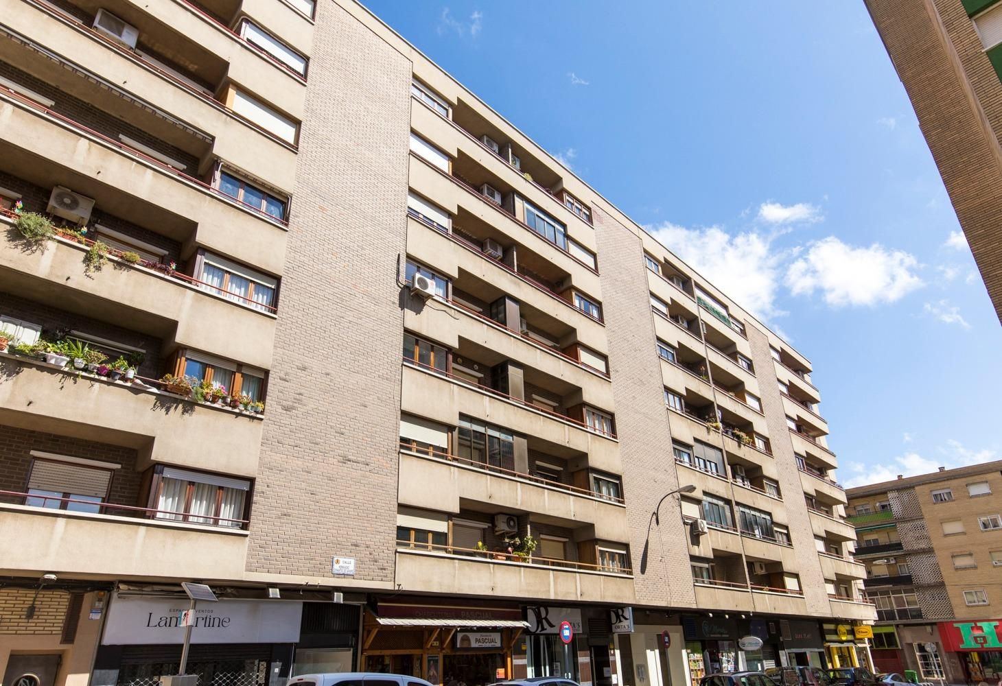 Exterior view of Flat for sale in  Zaragoza Capital  with Air Conditioner, Heating and Terrace