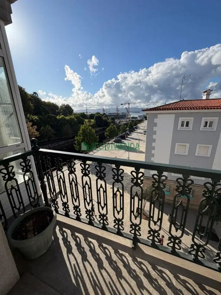 Vista exterior de Pis de lloguer en Vilagarcía de Arousa amb Calefacció, Moblat i Balcó