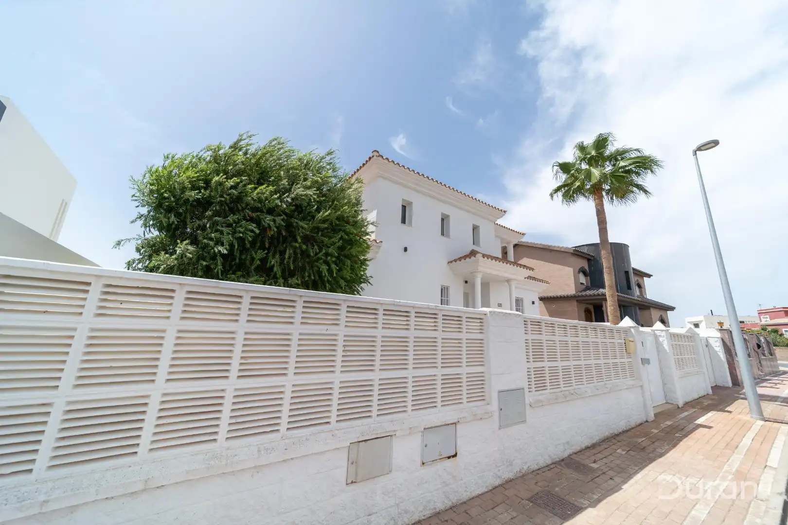 Vista exterior de Casa o chalet en venta en El Ejido con Aire acondicionado, Jardín privado y Terraza
