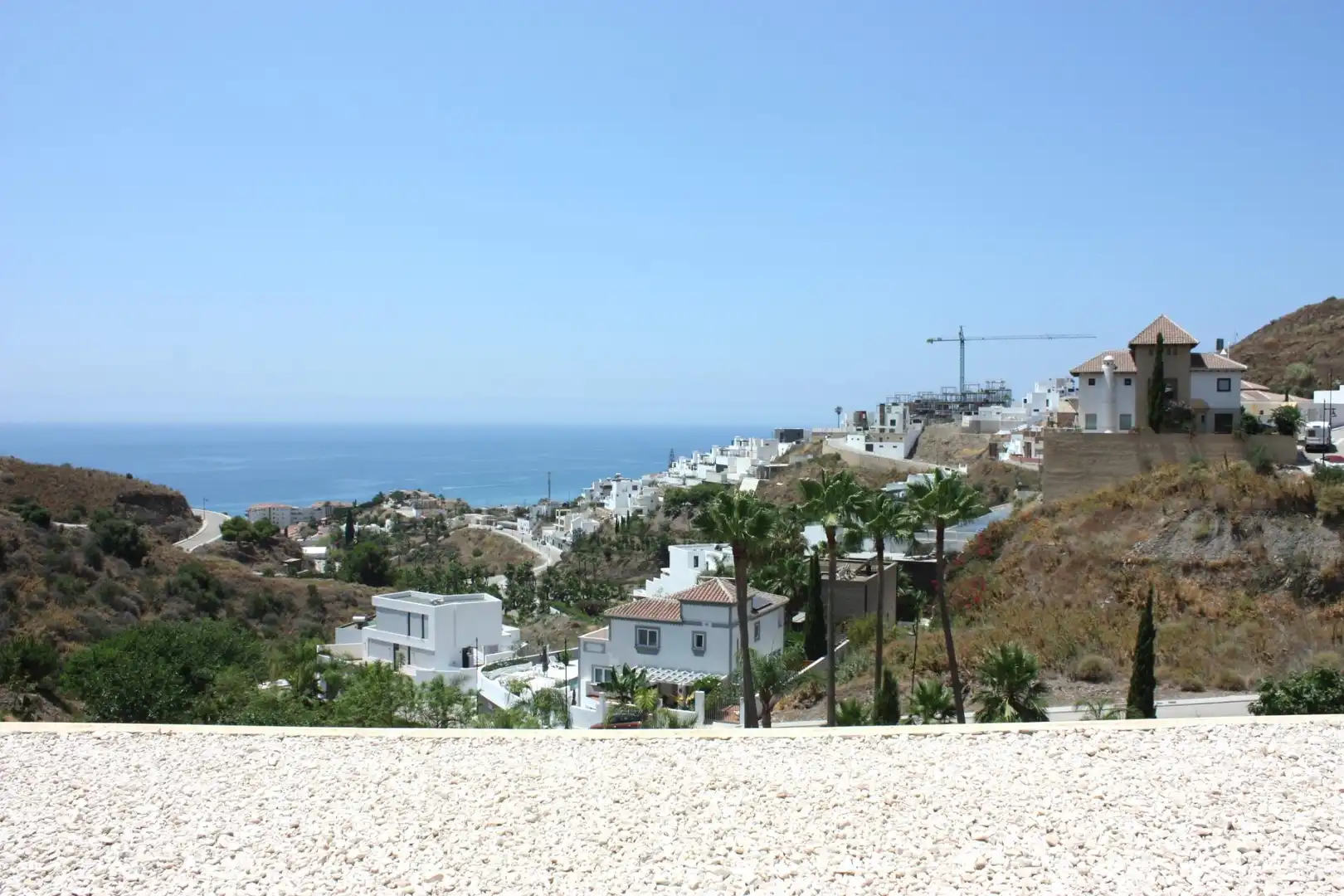 Vista exterior de Casa o xalet en venda en Torrox amb Aire condicionat, Jardí privat i Piscina