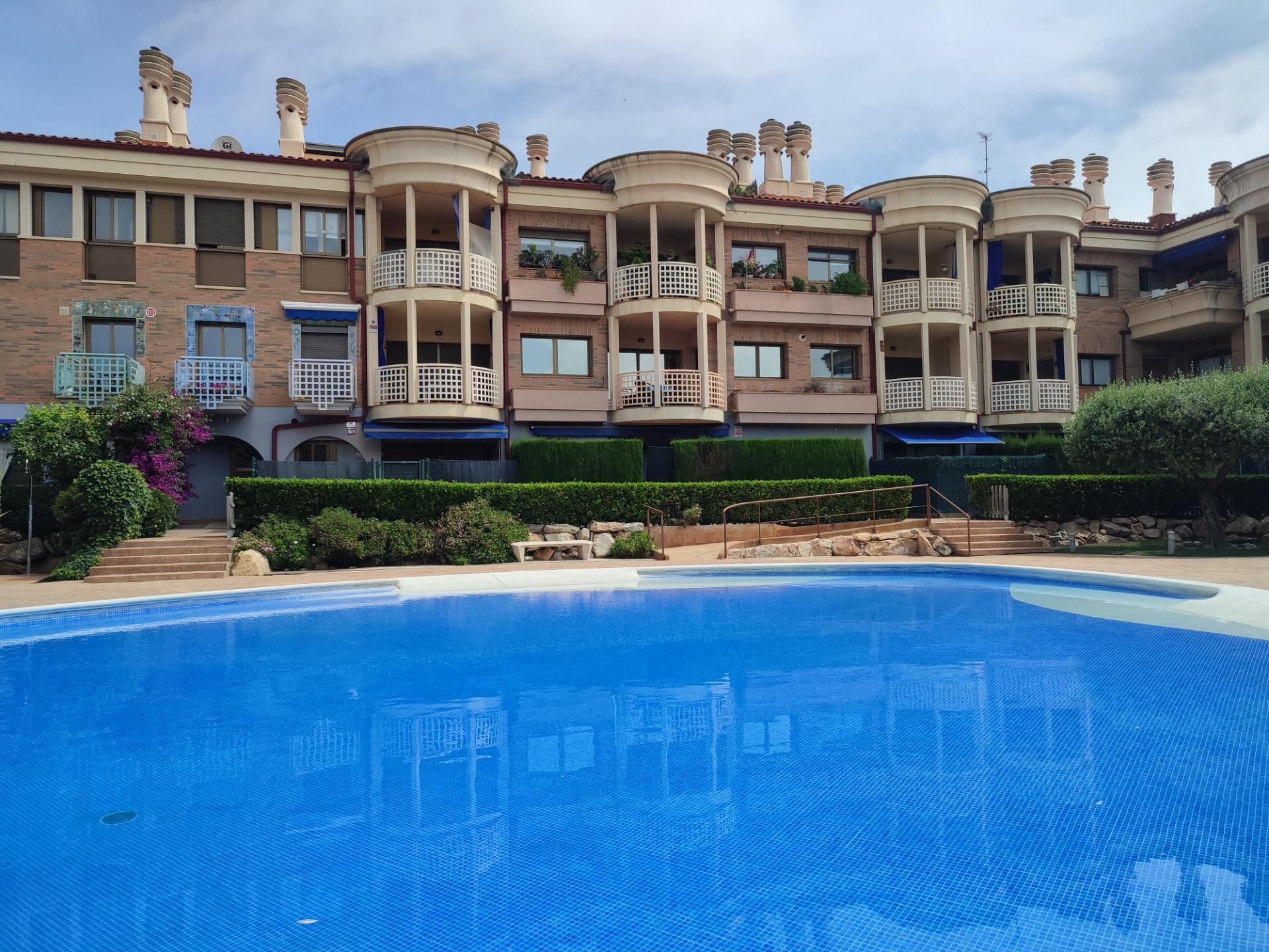 Swimming pool of Duplex for sale in Palamós  with Air Conditioner, Heating and Private garden