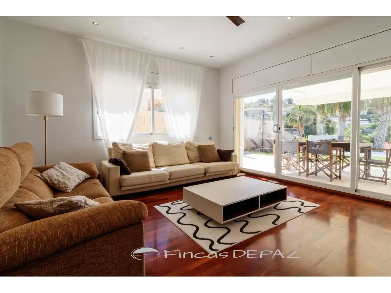 Sala de estar de Casa o chalet en venta en Sitges con Aire acondicionado, Calefacción y Parquet