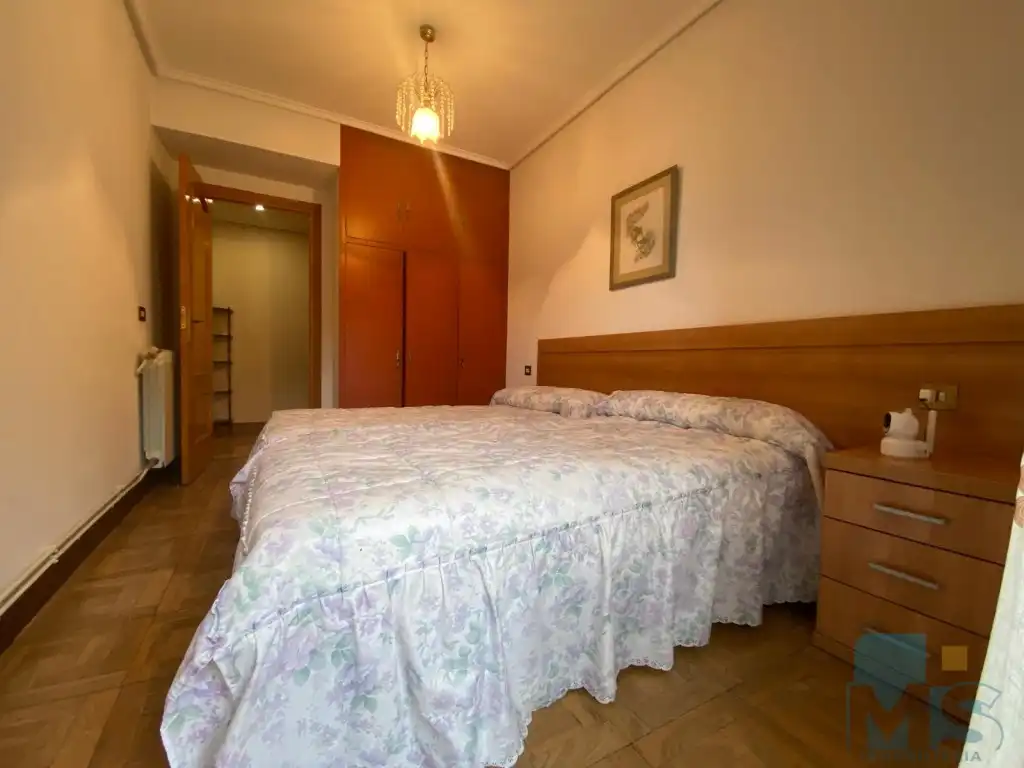 Dormitori de Pis en venda en Donostia - San Sebastián 