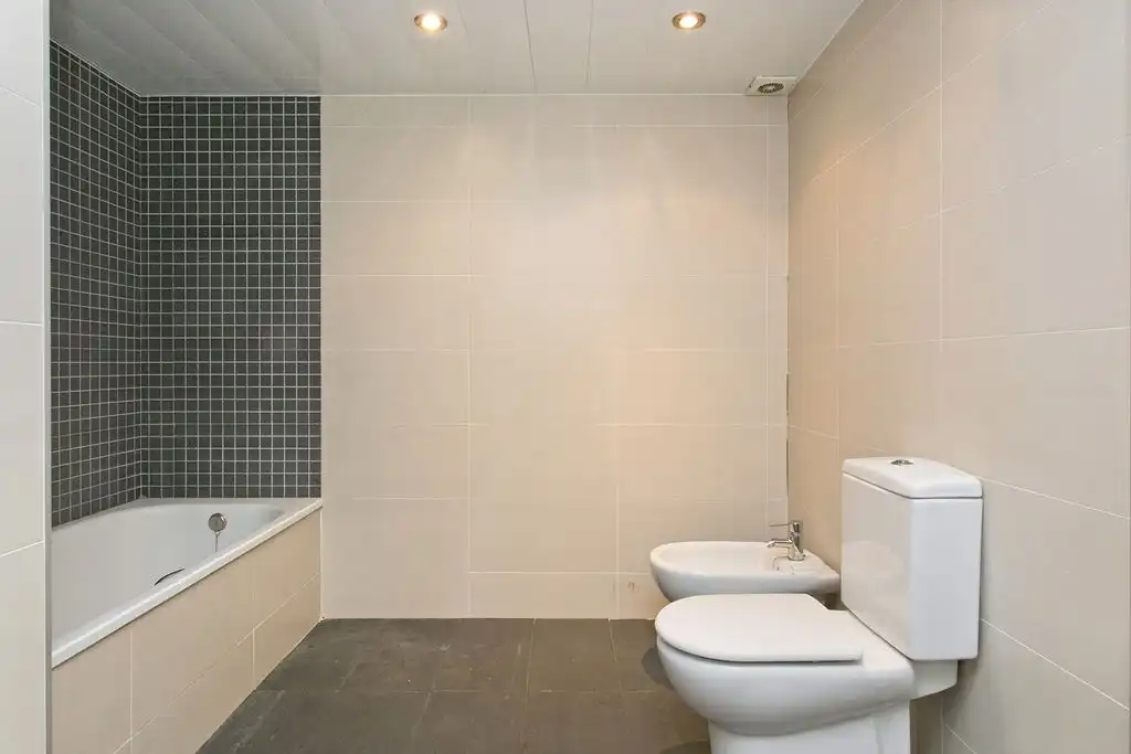 Bathroom of Duplexes for sale in Barcelona