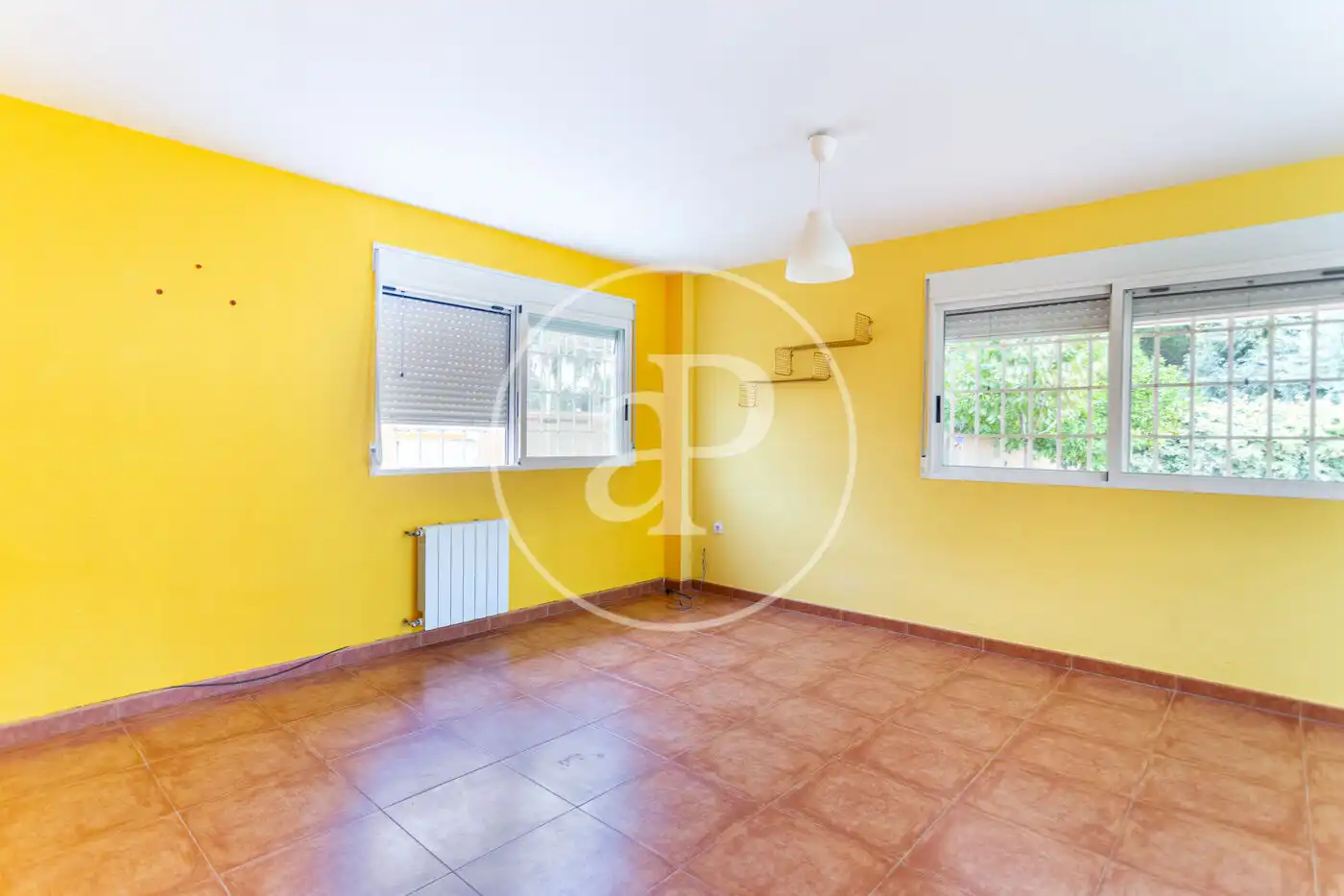 Sala d'estar de Casa o xalet en venda en Riba-roja de Túria amb Calefacció, Jardí privat i Terrassa