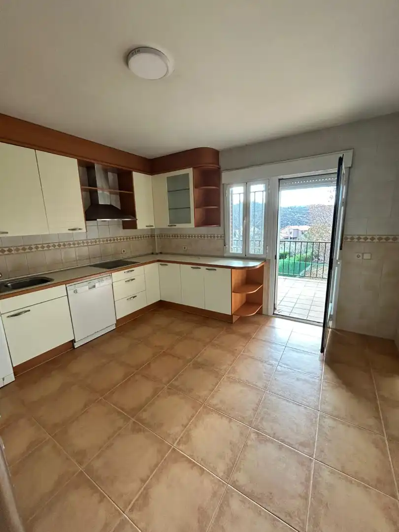Kitchen of Detached homes for sale in Robledo de Chavela  with Heating, Private garden and Terrace
