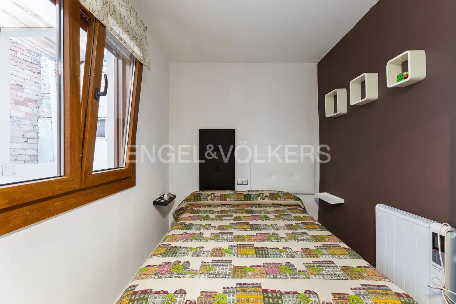 Habitación de Apartamento en venta en Requena con Aire acondicionado y Calefacción