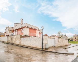 Exterior view of Single-family semi-detached for sale in Fresno de la Fuente