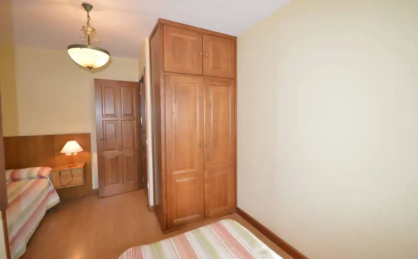 Habitación de Apartamento de alquiler en Llanes con Calefacción, Amueblado y Horno