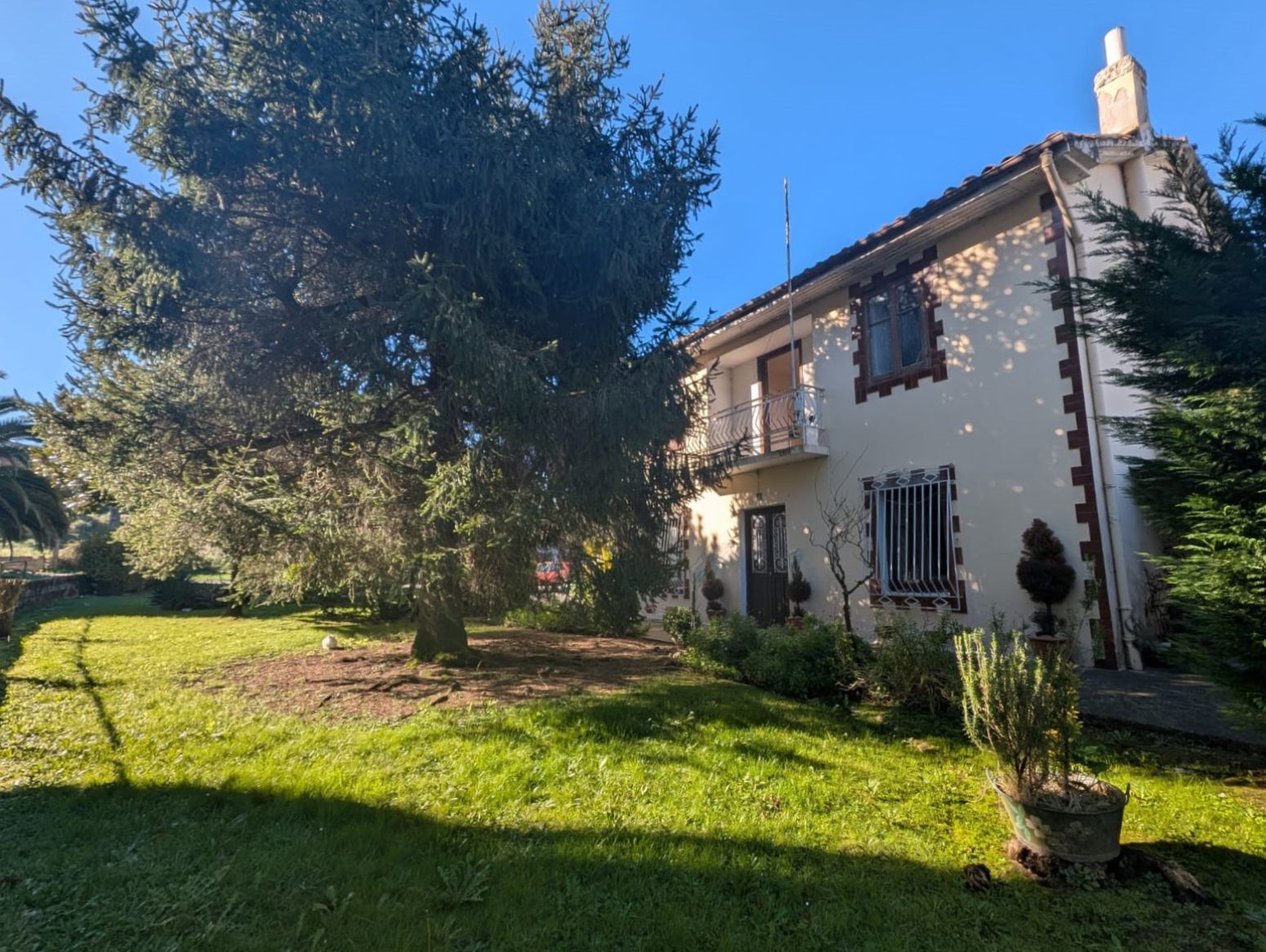 Vista exterior de Casa o xalet en venda en Piélagos amb Calefacció, Parquet i Traster
