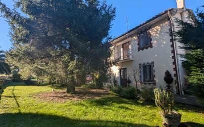 Vista exterior de Casa o xalet en venda en Piélagos amb Calefacció, Parquet i Traster