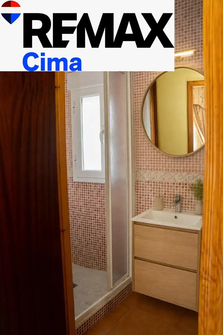 Bathroom of Houses for sale in Zújar  with Air Conditioner, Heating and Furnished