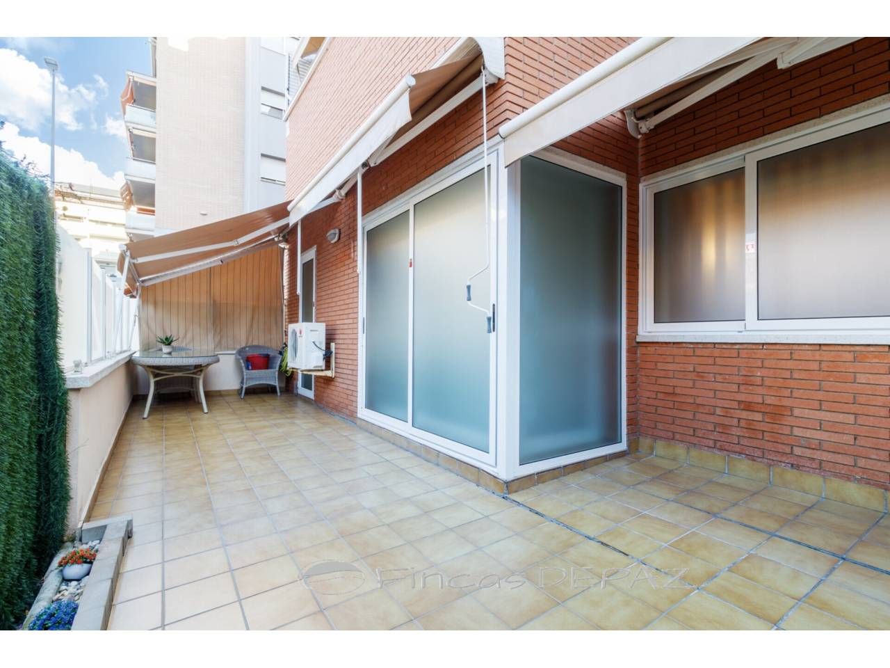 Terrassa de Pis en venda en Castelldefels amb Calefacció, Jardí privat i Parquet