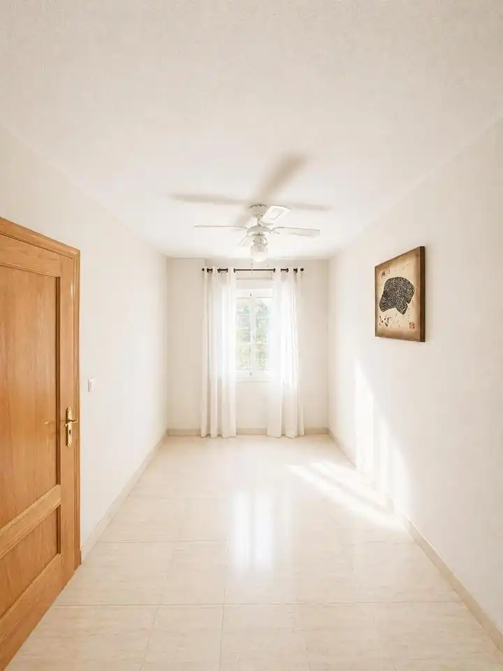 Terraced house with pool for sale in Calle Serrano, imagen 9