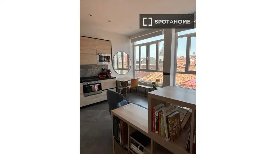 Vista exterior de Apartamento para compartir en Madrid con Aire acondicionado, Calefacción y Terraza