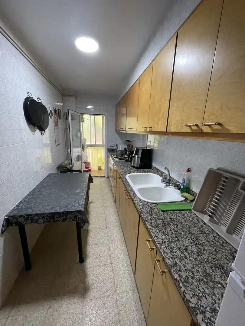 Cuina de Pis en venda en Girona amb Calefacció i Balcó