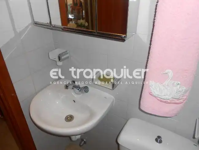 Bathroom of Flat for sale in Madrid  with Air Conditioner, Terrace and Furnished