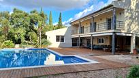 Vista exterior de Casa o xalet en venda en Cabrera de Mar amb Calefacció, Jardí privat i Piscina