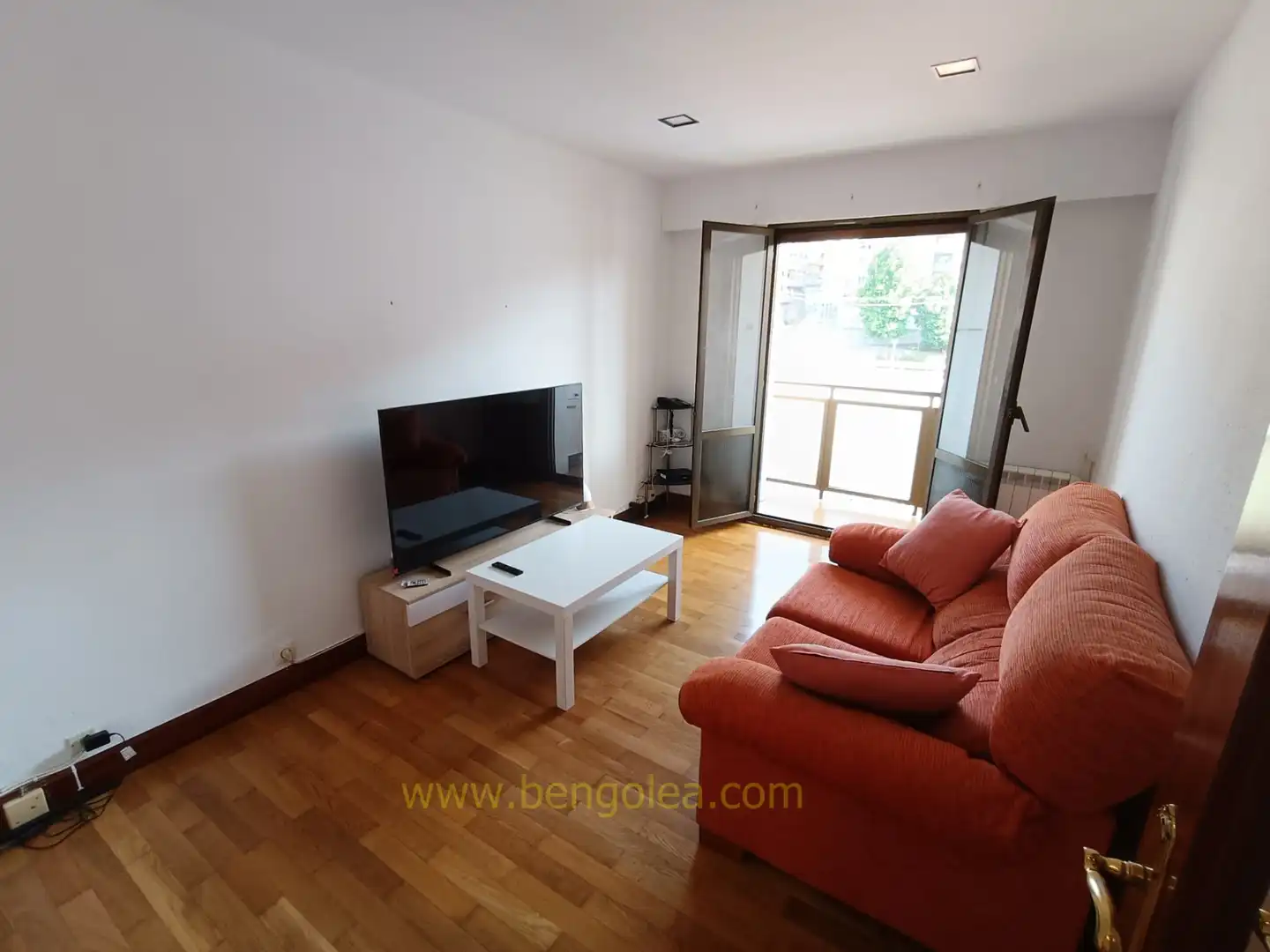 Wohnzimmer von Wohnung zum Verkauf in Santurtzi  mit Abstellraum und Balkon