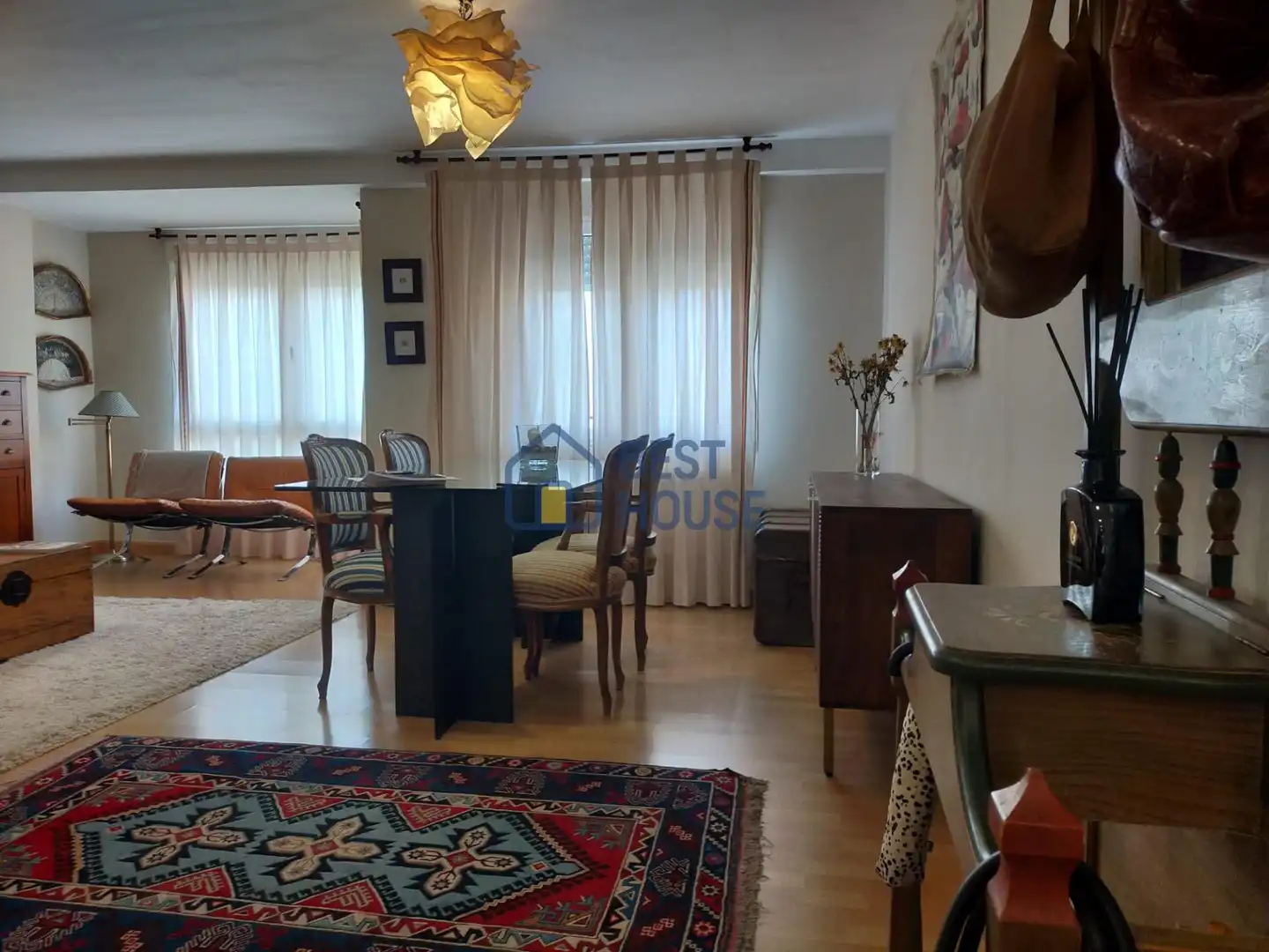 Comedor de Piso en venta en León Capital  con Calefacción, Terraza y Trastero