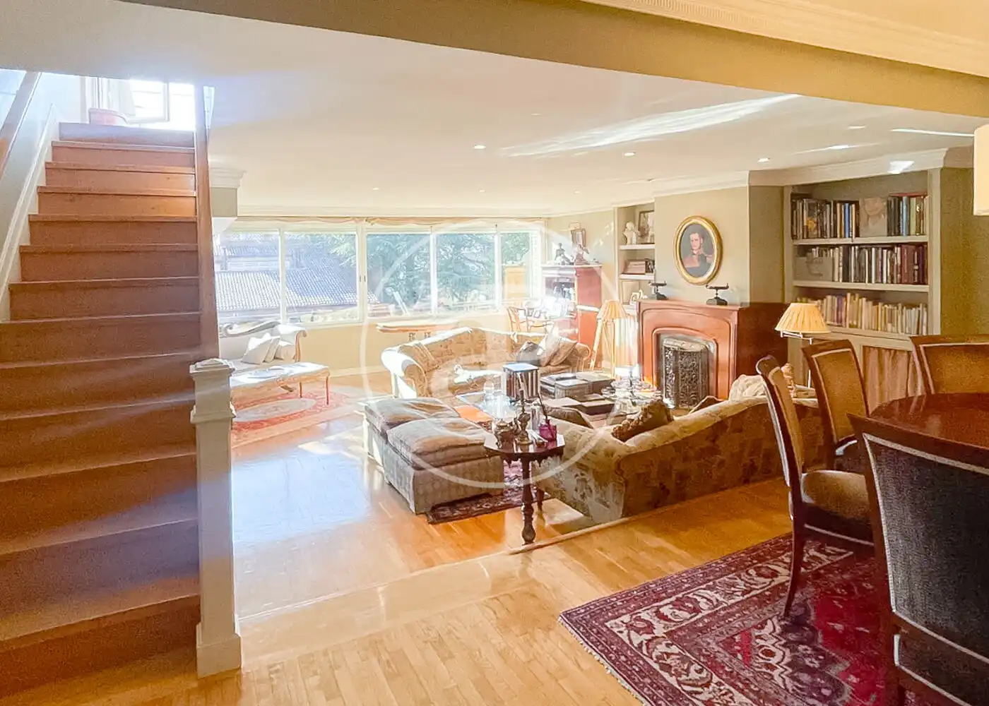 Wohnzimmer von Maisonette zum Verkauf in La Moraleja mit Klimaanlage, Heizung und Privatgarten