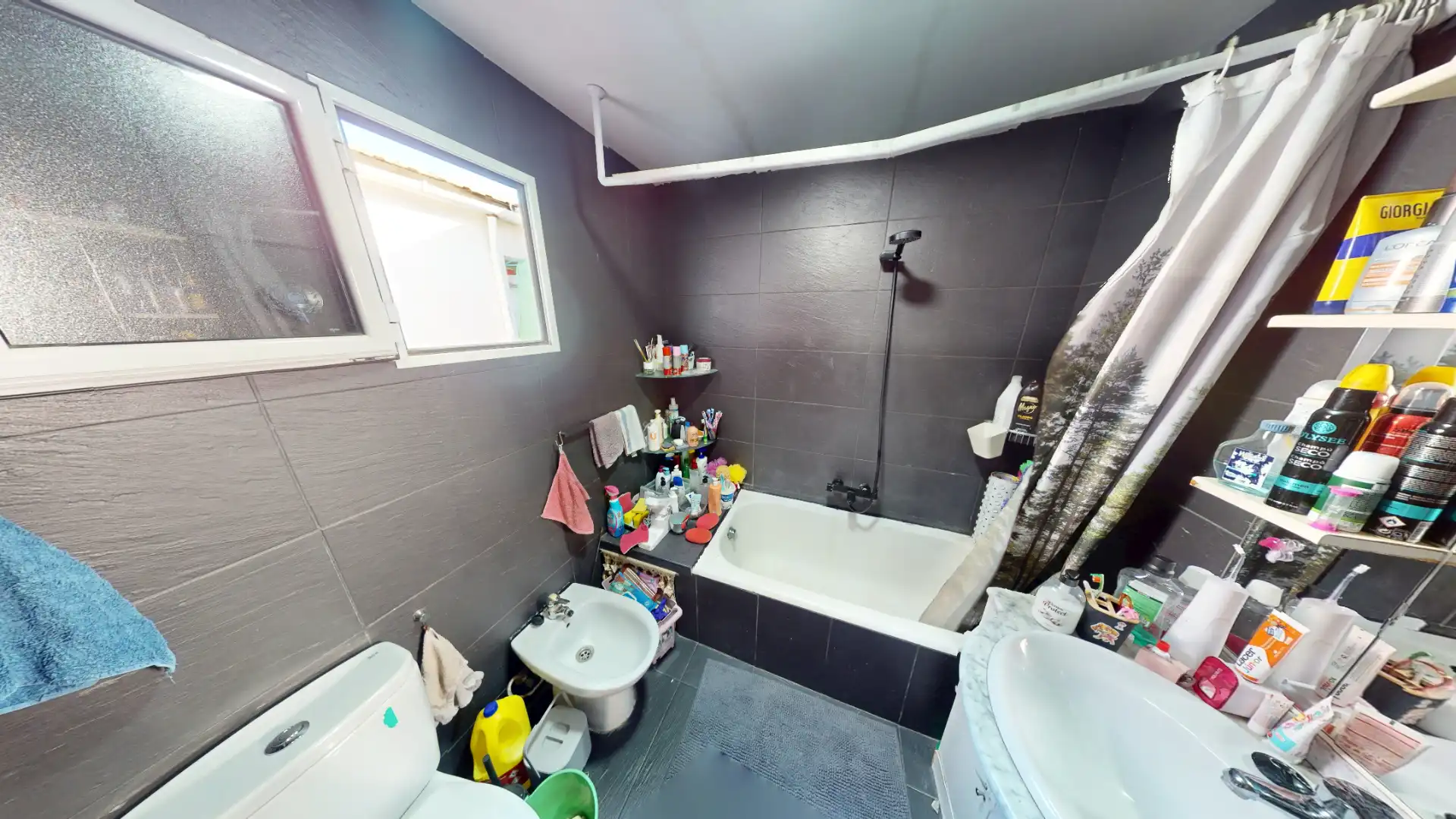 Badezimmer von Wohnung zum Verkauf in Alicante / Alacant mit Klimaanlage, Heizung und Parkett