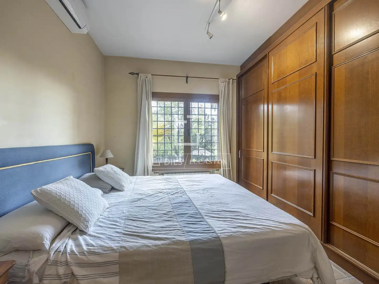 Habitación de Casa o chalet en venta en Paterna con Calefacción, Jardín privado y Terraza