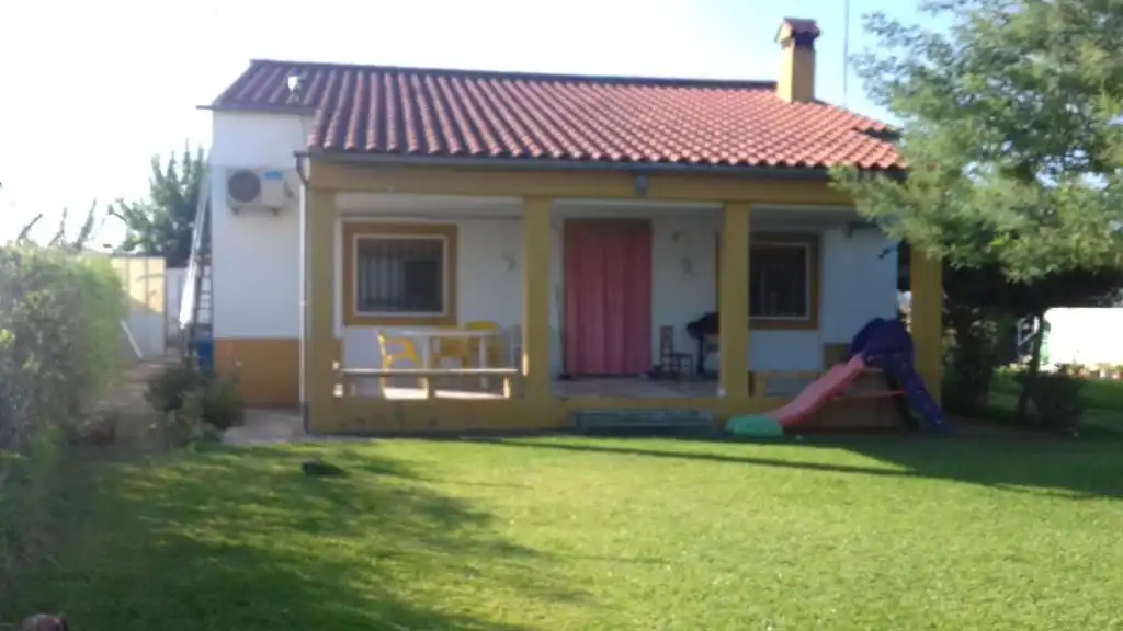 Chalet con piscina en venta en Don Benito
