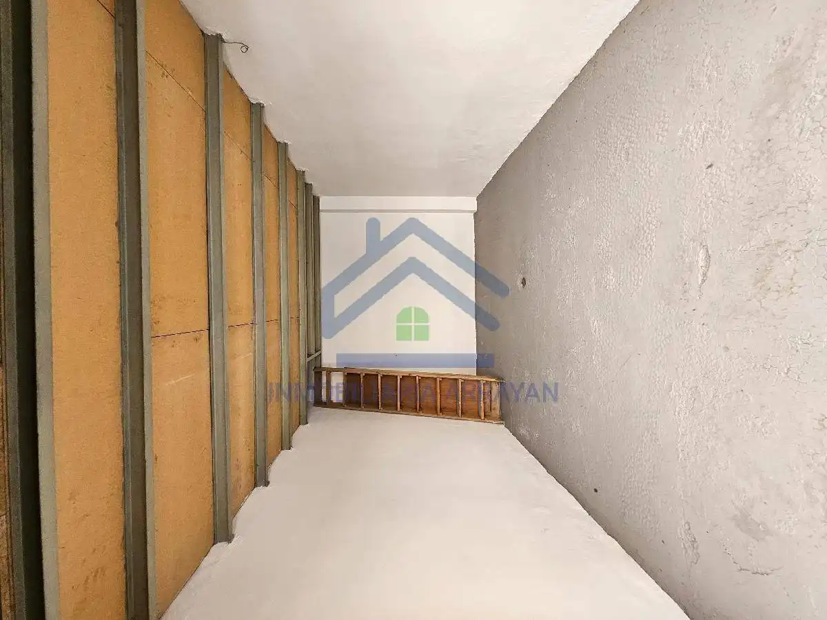 Piso en venta en Granada con Terraza y Amueblado
