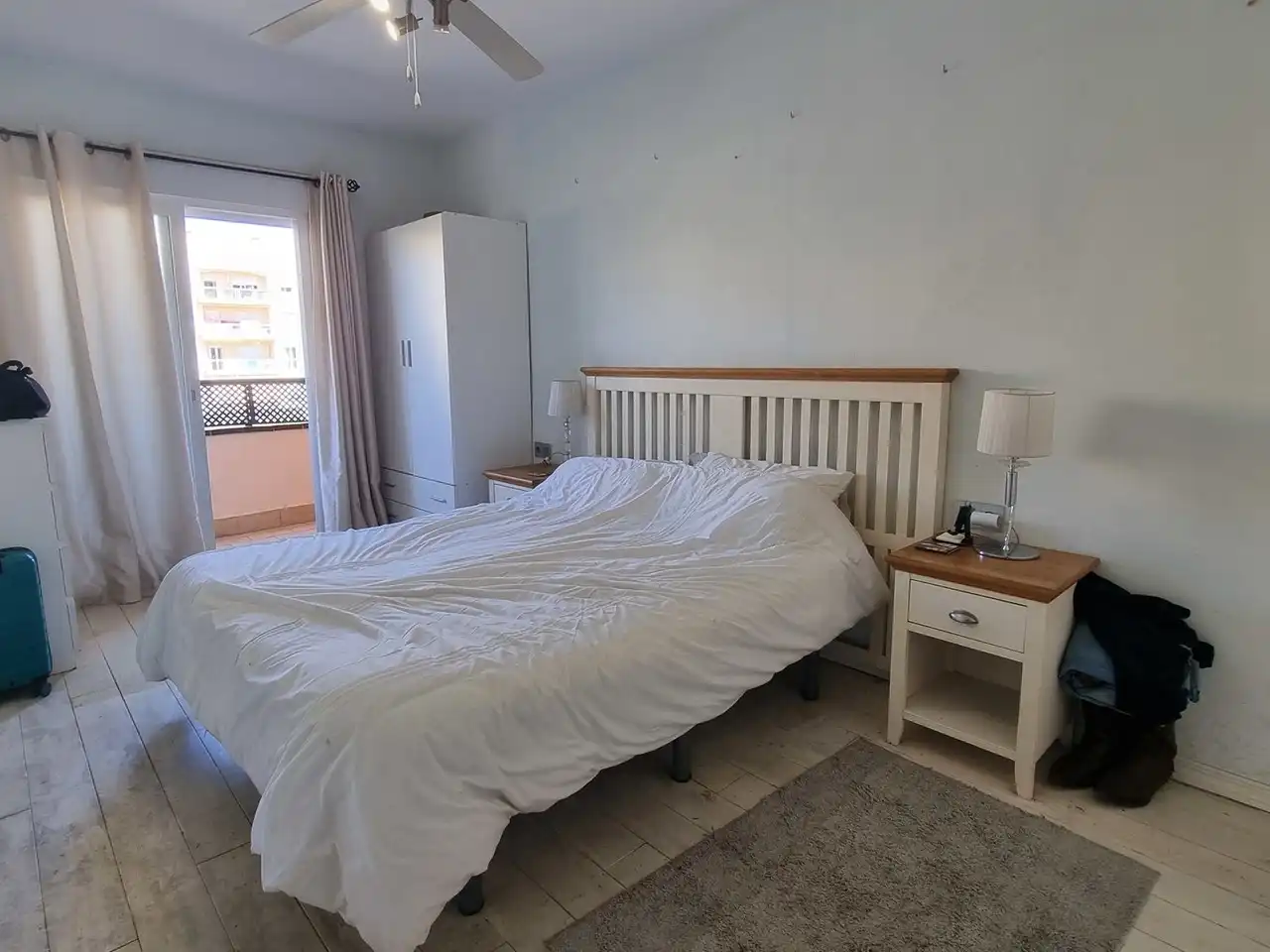 Dormitori de Apartament en venda en Manilva amb Terrassa i Piscina