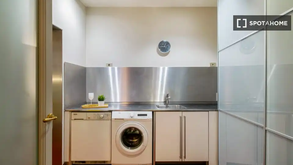 Cocina de Piso para compartir en Barcelona con Aire acondicionado, Calefacción y Amueblado