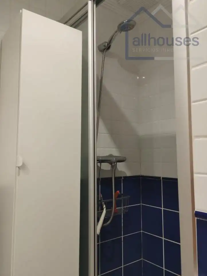 Bany de Apartament en venda en O Rosal   amb Calefacció i Balcó