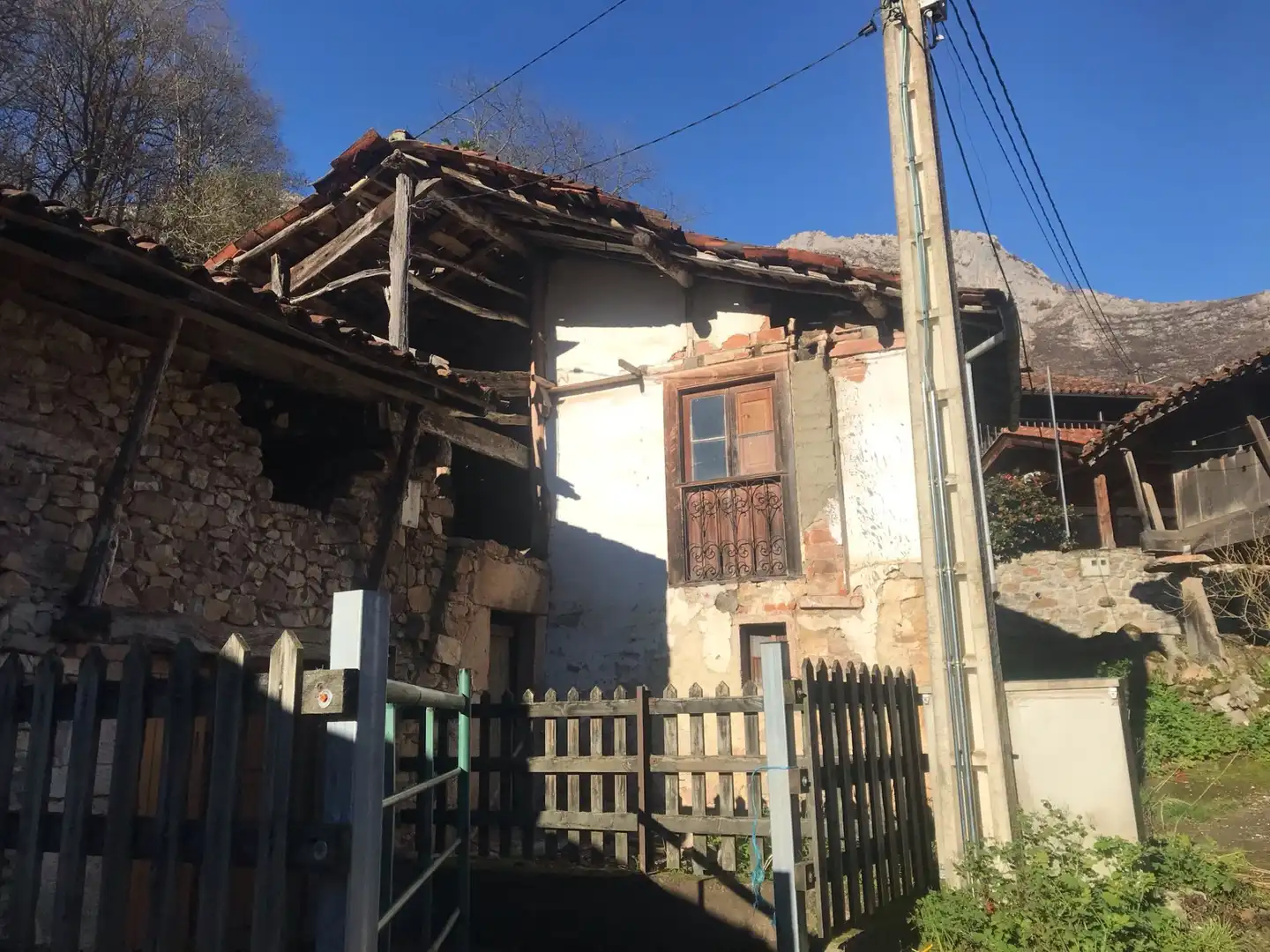 Casa con giardino in vendita a Santianes de Tornín, imagen 2