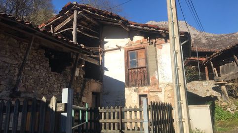 Foto 2 de Casa o chalet en venta en Santianes de Tornín, Parres, Asturias
