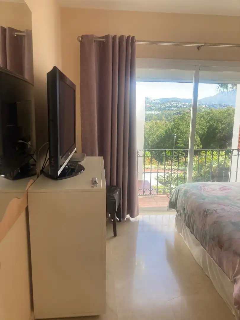 Schlafzimmer von Wohnungen zum Verkauf in Benahavís mit Terrasse und Möbliert