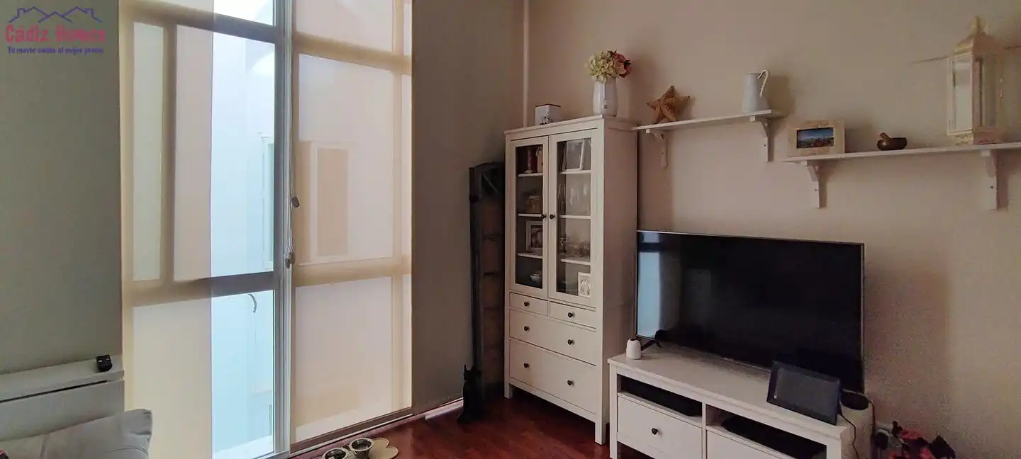 Living room of Flat for sale in Cádiz  with Air Conditioner, Heating and Parquet flooring