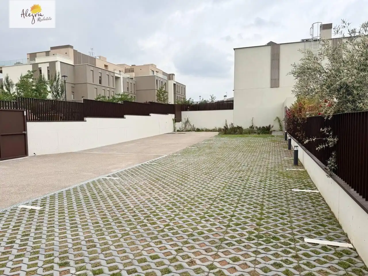 Parking of Houses for rent in Godella