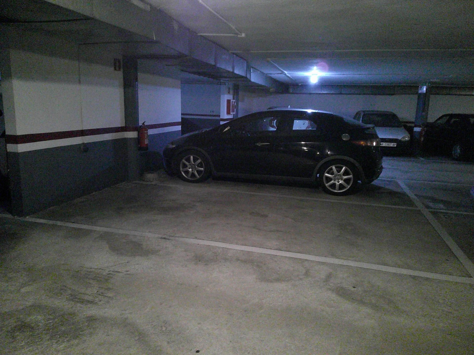 Garatge de lloguer a Calle del Pintor Zubiri, Iturrama