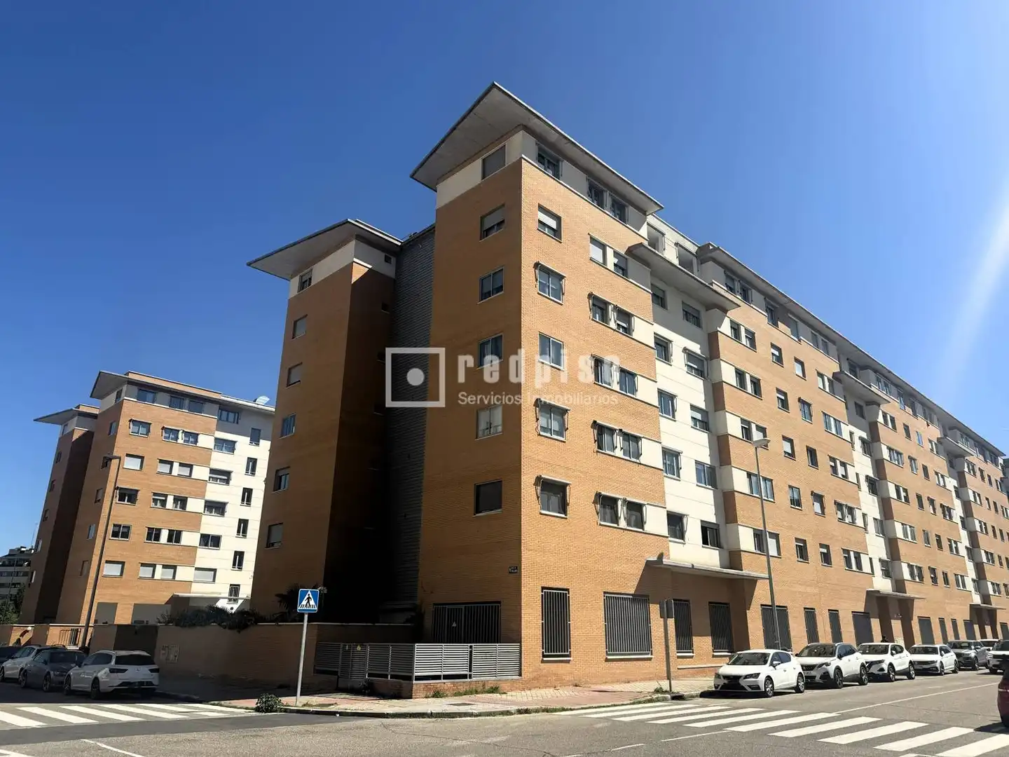 Vista exterior de Pis en venda en Madrid amb Calefacció, Jardí privat i Parquet