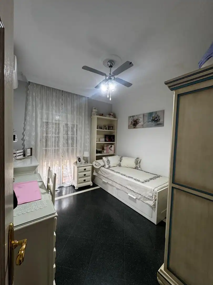 Habitación de Casa o chalet en venta en Dos Hermanas con Aire acondicionado, Terraza y Trastero