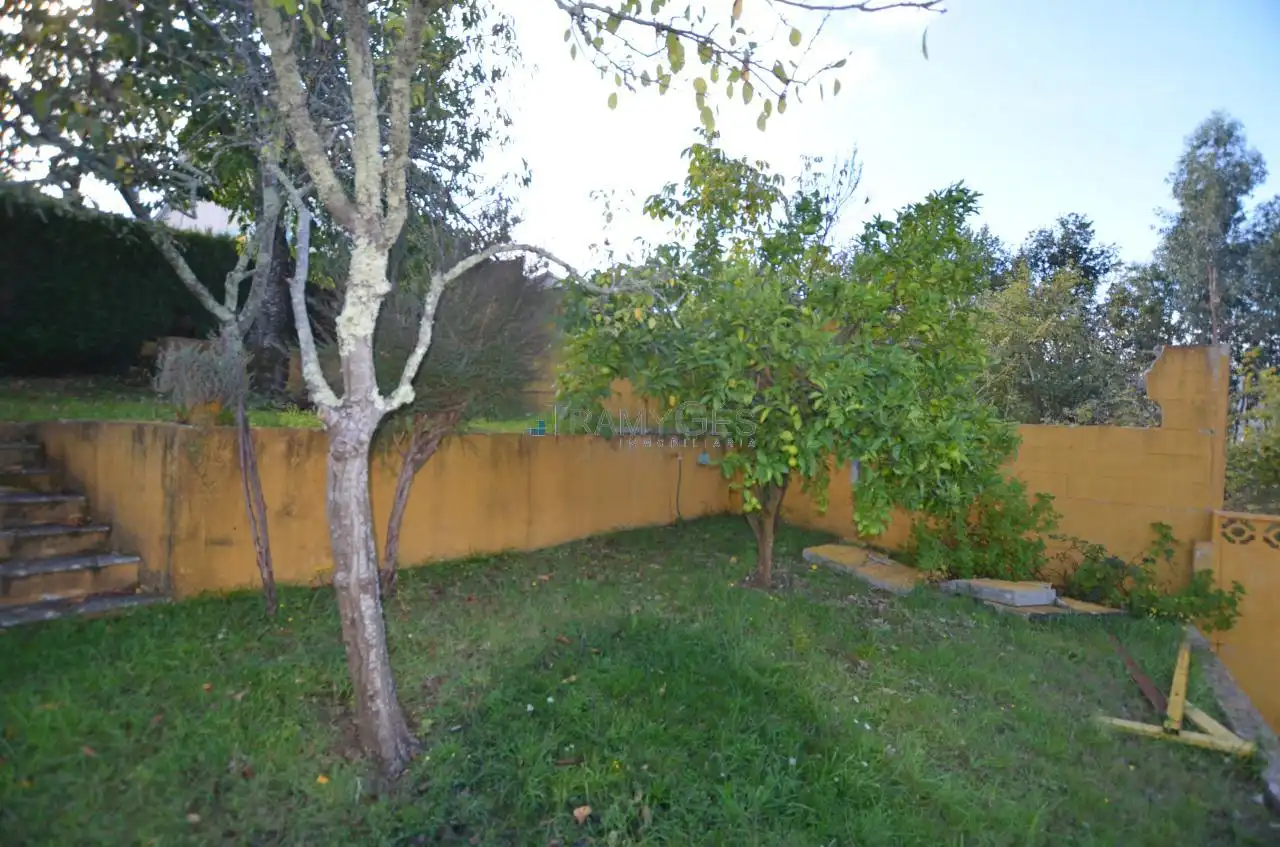 Jardí de Casa o xalet en venda en Redondela amb Calefacció, Jardí privat i Terrassa