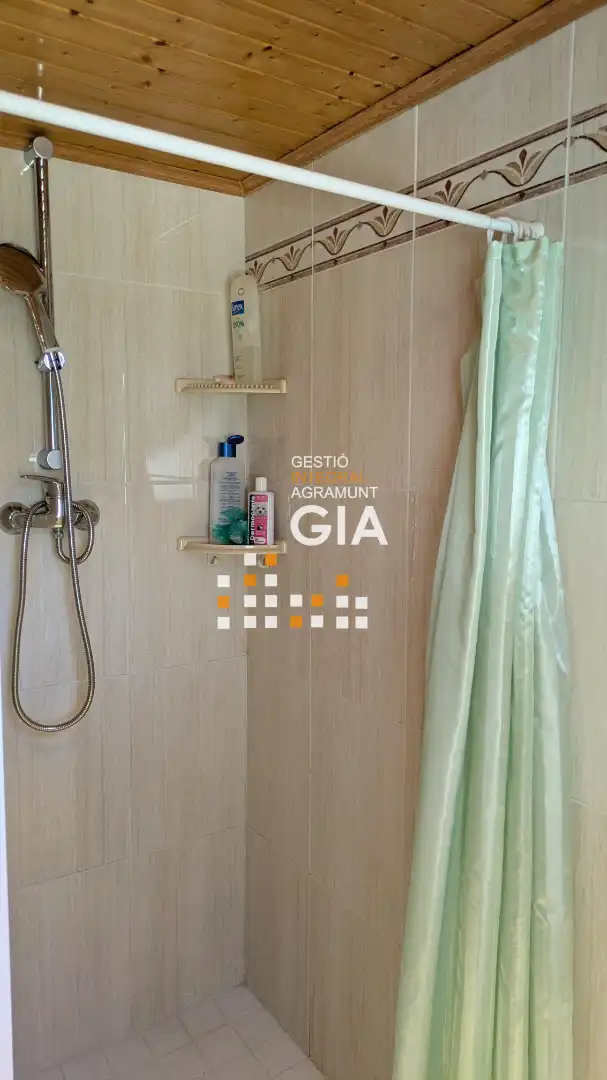 Bany de Casa o xalet en venda en Agramunt amb Calefacció, Jardí privat i Terrassa