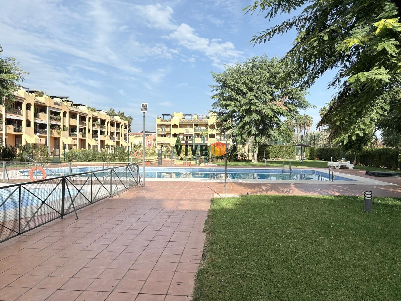 Swimming pool of Flat for sale in San Juan de Aznalfarache  with Air Conditioner and Community pool