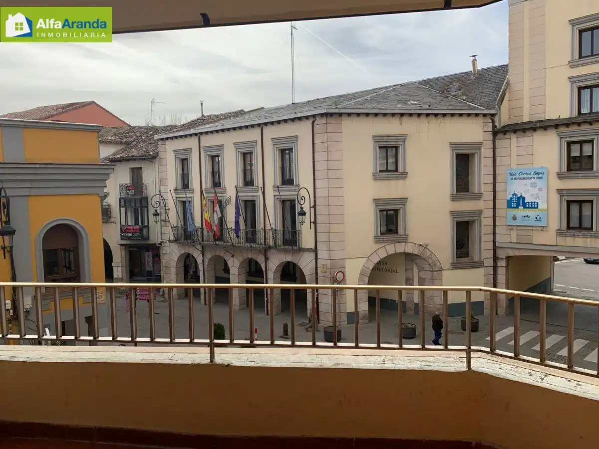Vista exterior de Piso en venta en Aranda de Duero con Calefacción, Parquet y Terraza