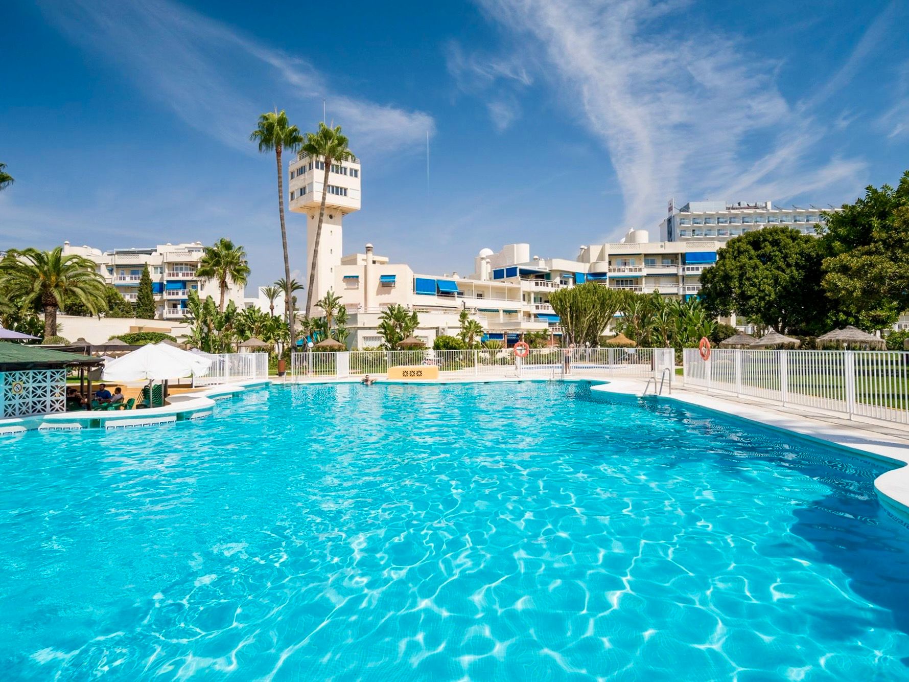 Swimming pool of Apartment to rent in Torremolinos  with Furnished, Oven and Washing machine