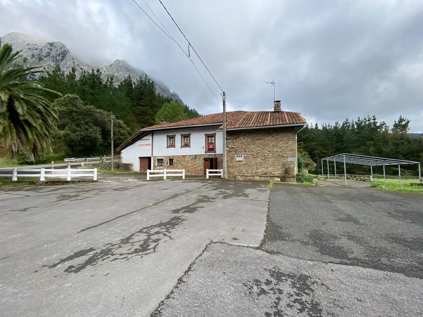 Vista exterior de Casa o xalet en venda en Durango amb Jardí privat