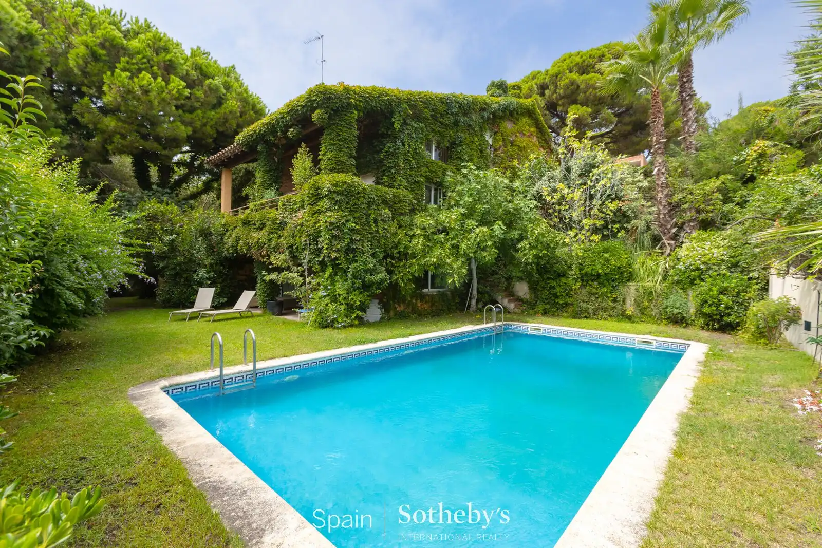 Casa amb piscina en venda a Cabrils