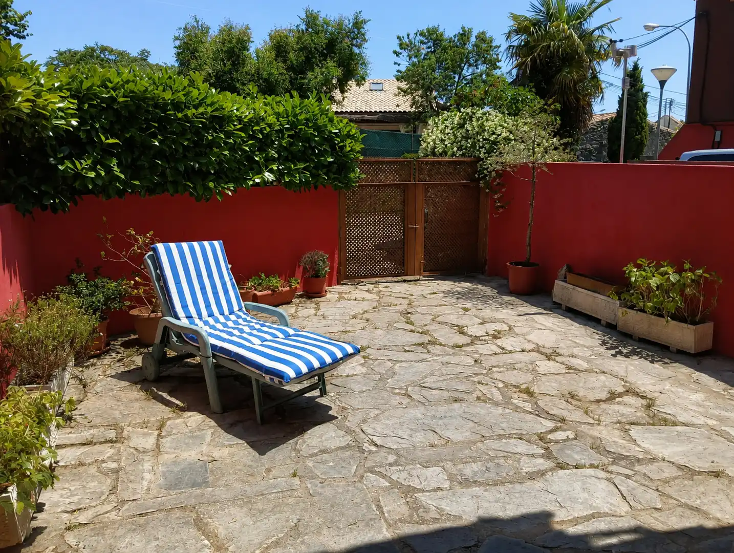 Terrasse von Einfamilien-Reihenhaus zur Miete in Hoyo de Manzanares mit Privatgarten und Gemeinschaftspool