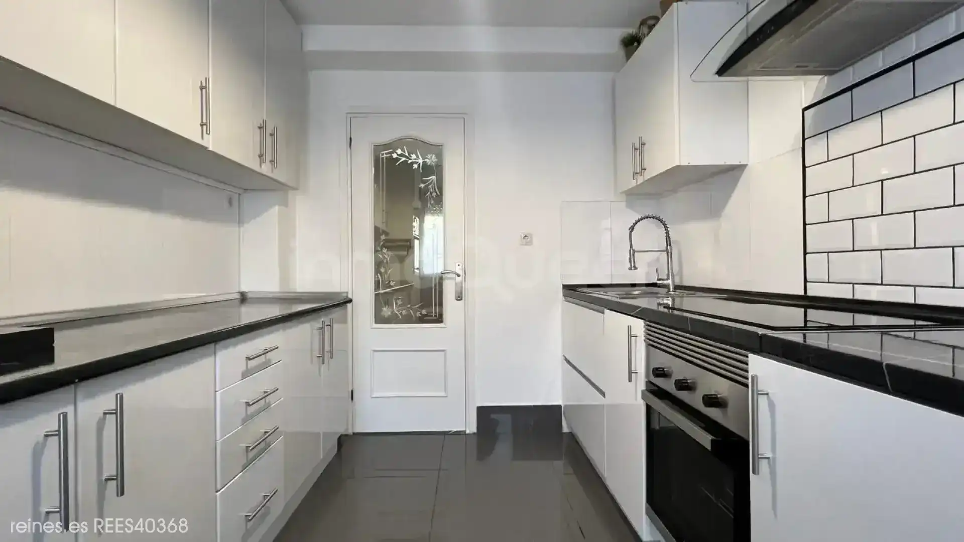Küche von Wohnung zum Verkauf in San Martín del Rey Aurelio