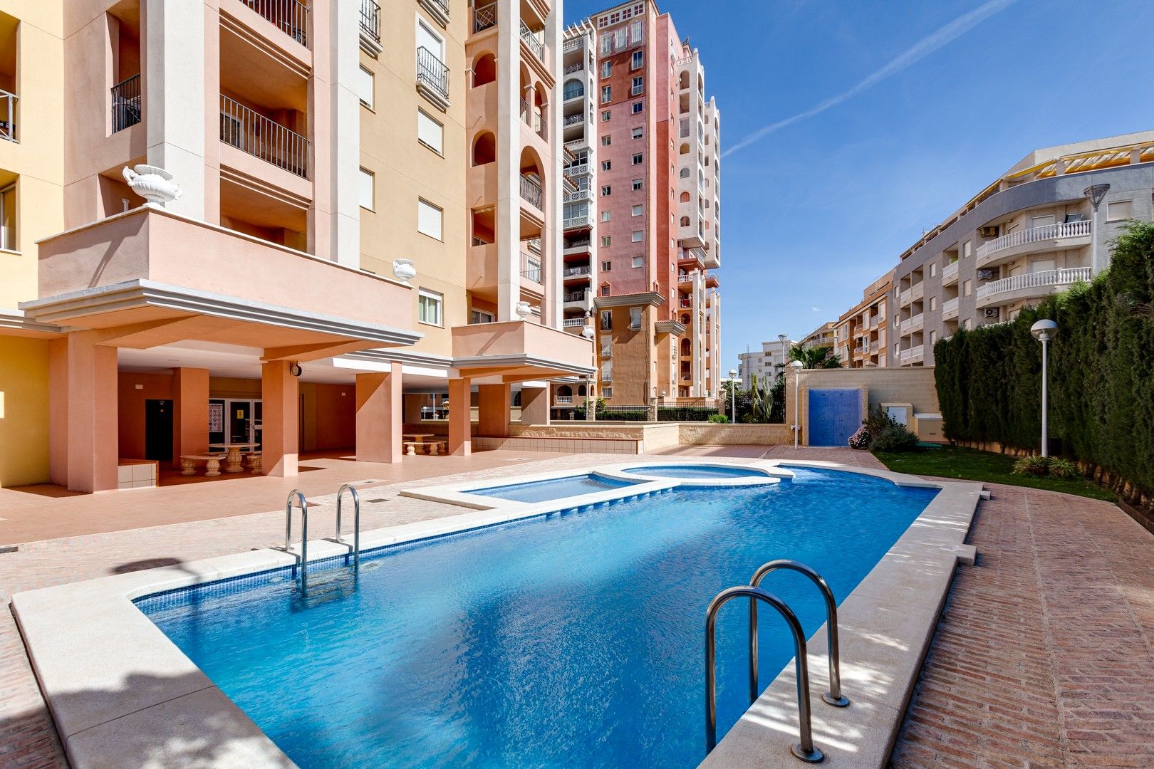 Swimming pool of Apartment for sale in Torrevieja  with Air Conditioner, Heating and Private garden